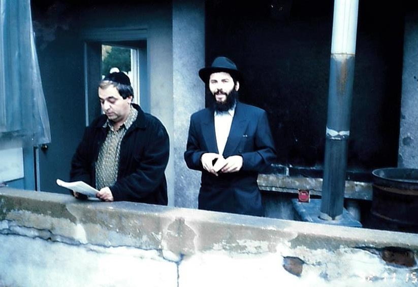 עם מקורב מה'מבצעים' ב"אוהל" כ"ק אדמו"ר מוהריי"צ נ"ע